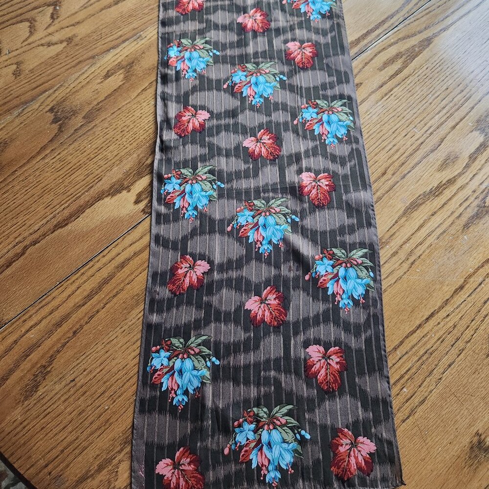 2/$20 SALE! Anne Klein scarf